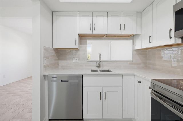 1023 BEACH MANOR CIRCLE 49, Venice, FL 34285