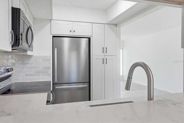 1023 BEACH MANOR CIRCLE 49, Venice, FL 34285