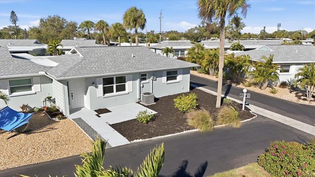 1023 BEACH MANOR CIRCLE 49, Venice, FL 34285