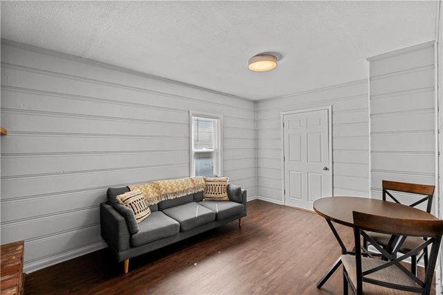 10401 E 35TH Street, Independence, MO 64052