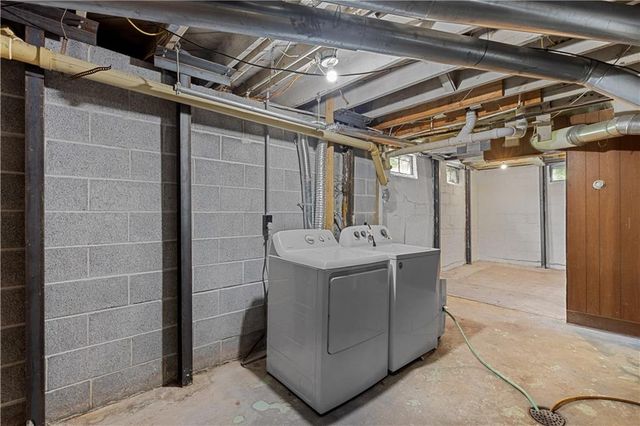 10401 E 35TH Street, Independence, MO 64052