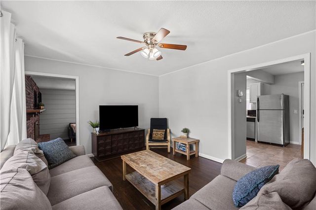 10401 E 35TH Street, Independence, MO 64052