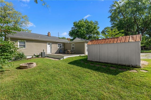 10401 E 35TH Street, Independence, MO 64052