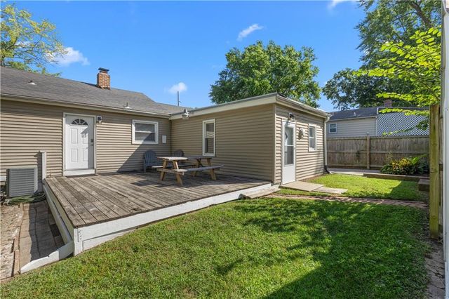 10401 E 35TH Street, Independence, MO 64052