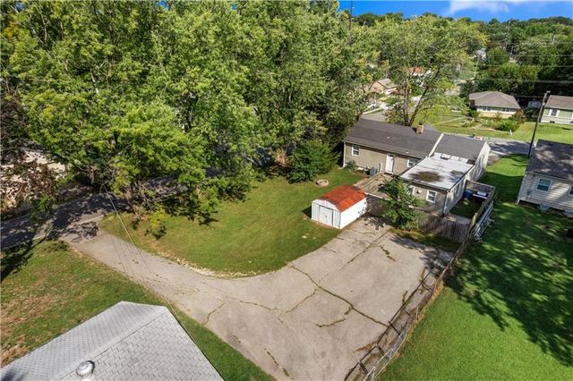 10401 E 35TH Street, Independence, MO 64052