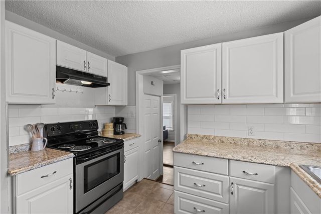 10401 E 35TH Street, Independence, MO 64052