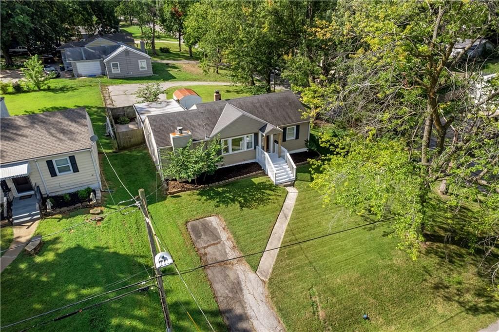 10401 E 35TH Street, Independence, MO 64052