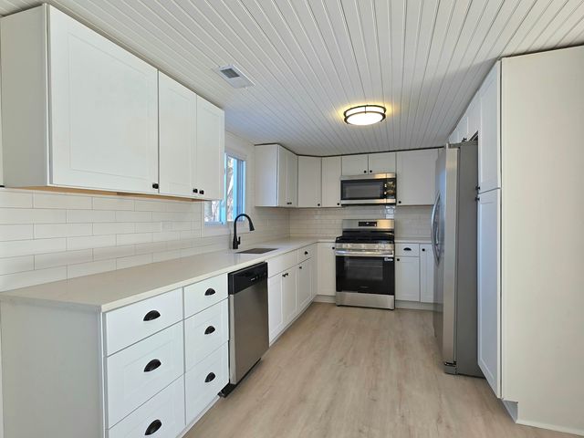 946 W Arlington Lane, Crete, IL 60417