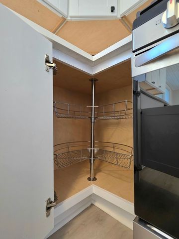 946 W Arlington Lane, Crete, IL 60417