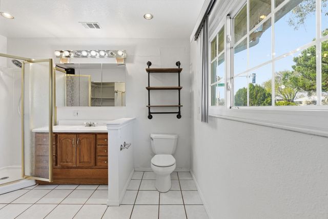 10 E Vivian Dr, Pleasant Hill, CA 94523