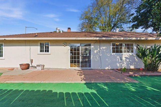 10 E Vivian Dr, Pleasant Hill, CA 94523