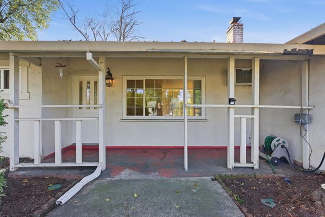 10 E Vivian Dr, Pleasant Hill, CA 94523