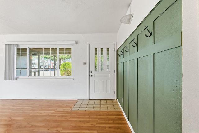 10 E Vivian Dr, Pleasant Hill, CA 94523