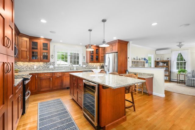 91 Williston Road, Sagamore Beach, MA 02562