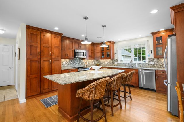 91 Williston Road, Sagamore Beach, MA 02562