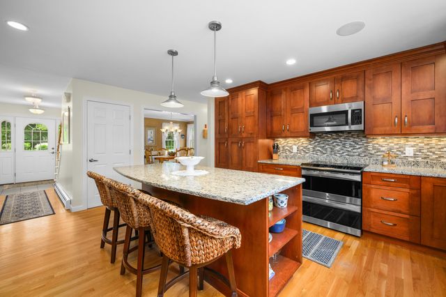 91 Williston Road, Sagamore Beach, MA 02562