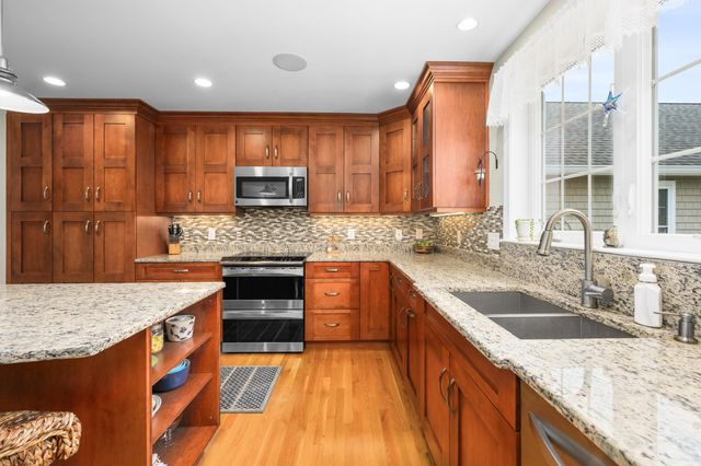 91 Williston Road, Sagamore Beach, MA 02562