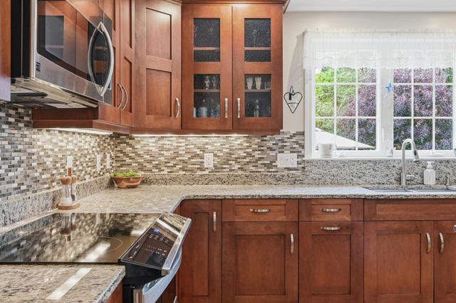 91 Williston Road, Sagamore Beach, MA 02562