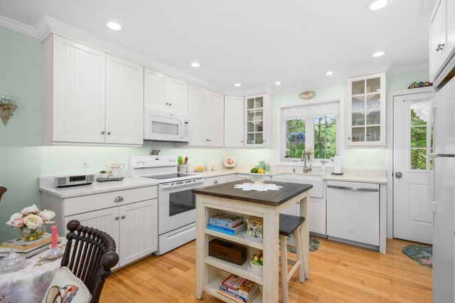 91 Williston Road, Sagamore Beach, MA 02562