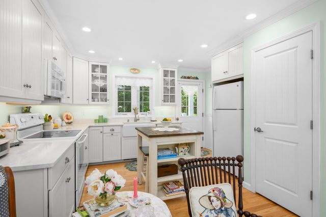 91 Williston Road, Sagamore Beach, MA 02562