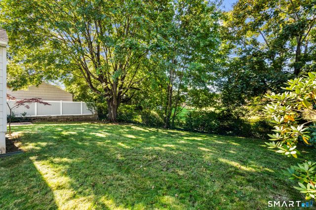 12 Palmer Woods Circle, Branford, CT 06405