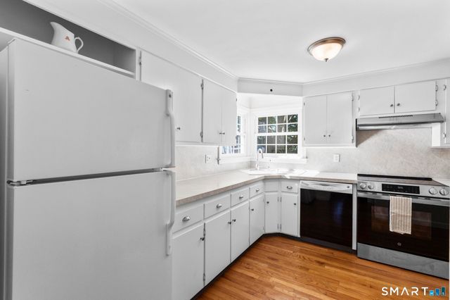 12 Palmer Woods Circle, Branford, CT 06405