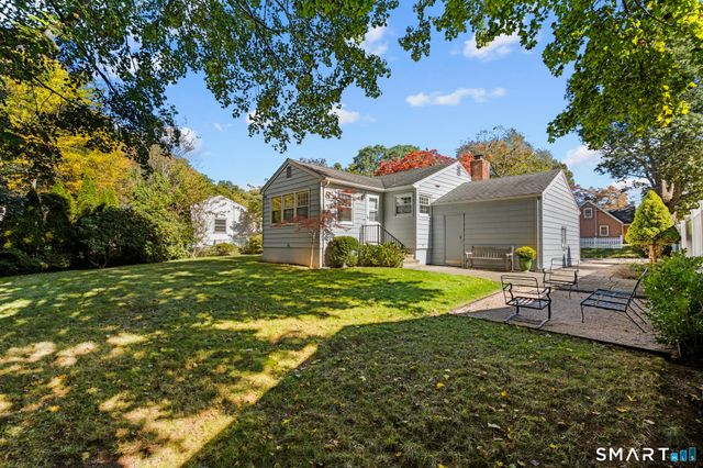 12 Palmer Woods Circle, Branford, CT 06405