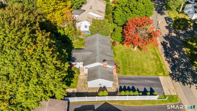 12 Palmer Woods Circle, Branford, CT 06405