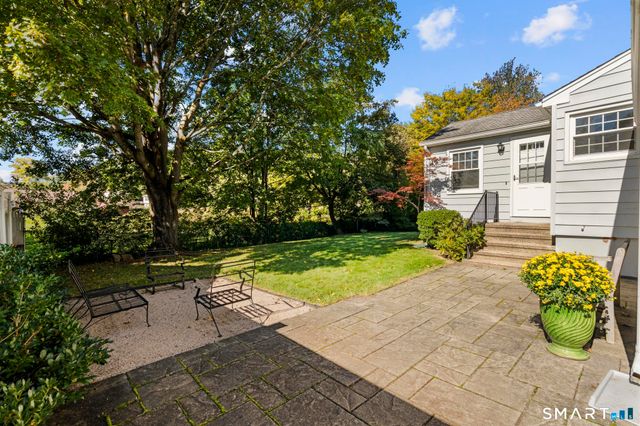 12 Palmer Woods Circle, Branford, CT 06405
