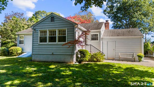12 Palmer Woods Circle, Branford, CT 06405
