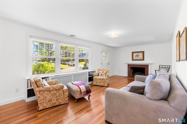 12 Palmer Woods Circle, Branford, CT 06405