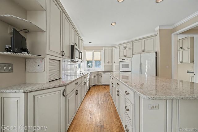 41714 Dukesbury Court, Novi, MI 48375