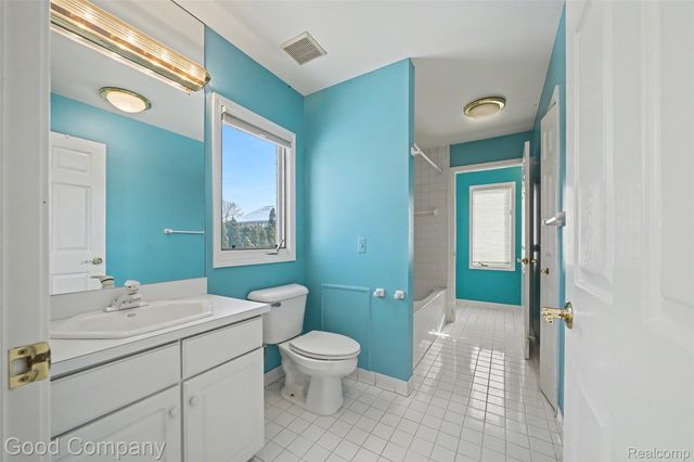 41714 Dukesbury Court, Novi, MI 48375