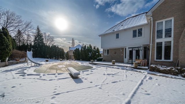41714 Dukesbury Court, Novi, MI 48375