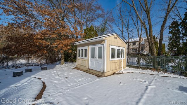 41714 Dukesbury Court, Novi, MI 48375