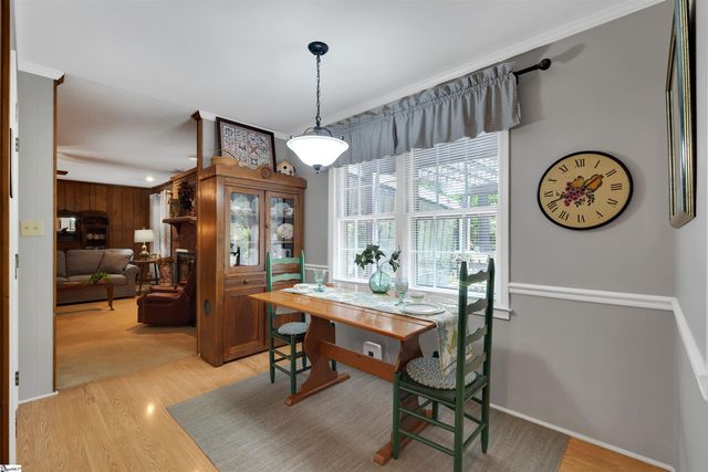 401 Woodland Way, Laurens, SC 29360