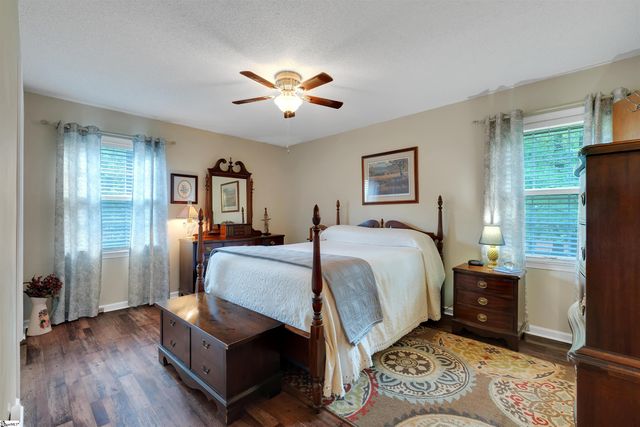 401 Woodland Way, Laurens, SC 29360