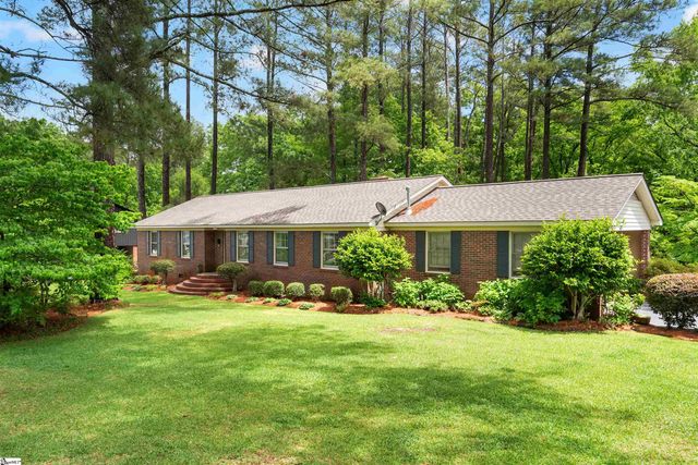 401 Woodland Way, Laurens, SC 29360