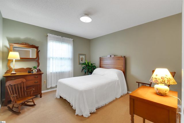 401 Woodland Way, Laurens, SC 29360
