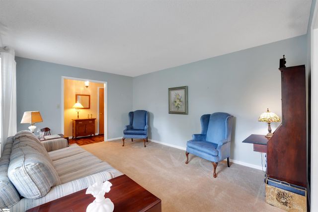 401 Woodland Way, Laurens, SC 29360