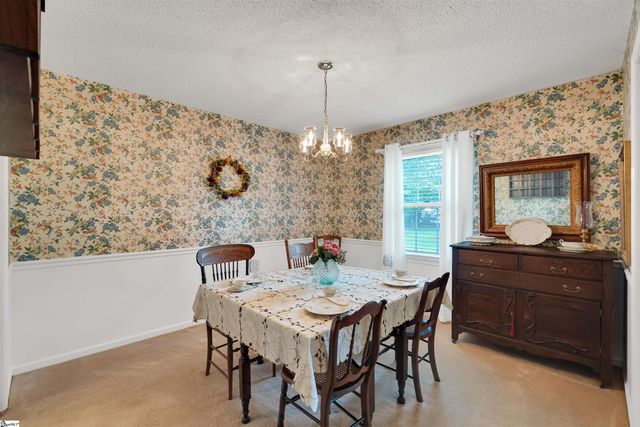 401 Woodland Way, Laurens, SC 29360