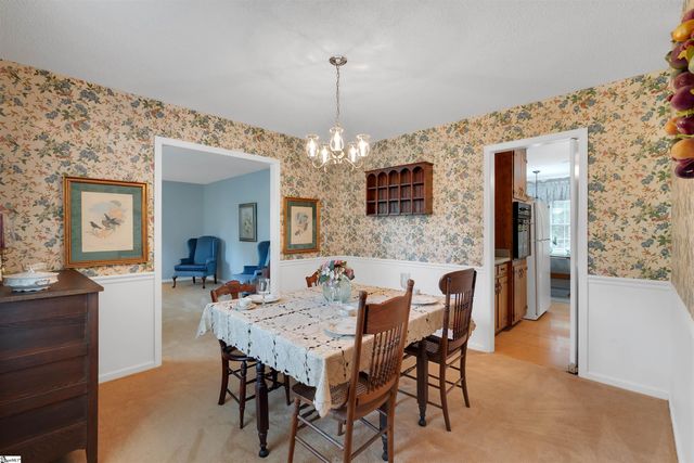 401 Woodland Way, Laurens, SC 29360