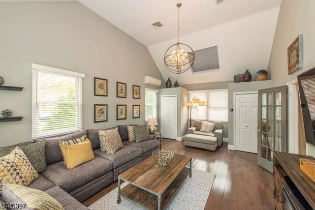 11 Surrey Ln, Sparta Twp., NJ 07871