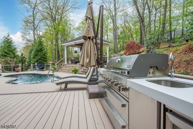 11 Surrey Ln, Sparta Twp., NJ 07871