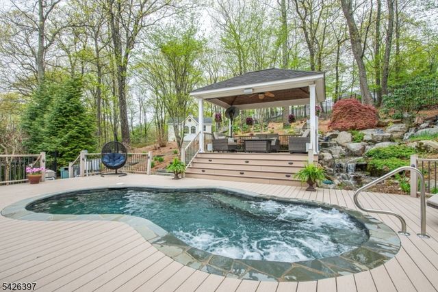 11 Surrey Ln, Sparta Twp., NJ 07871