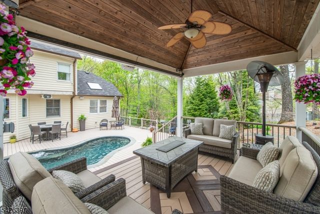 11 Surrey Ln, Sparta Twp., NJ 07871