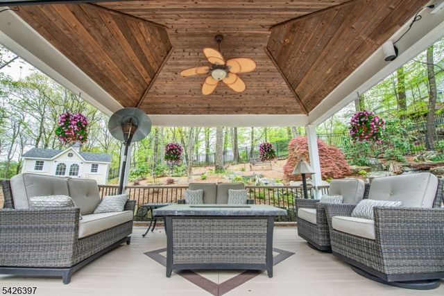 11 Surrey Ln, Sparta Twp., NJ 07871