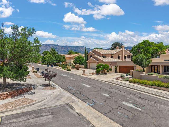 5404 Vista Lejana NE, Albuquerque, NM 87111