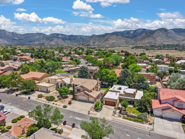 5404 Vista Lejana NE, Albuquerque, NM 87111