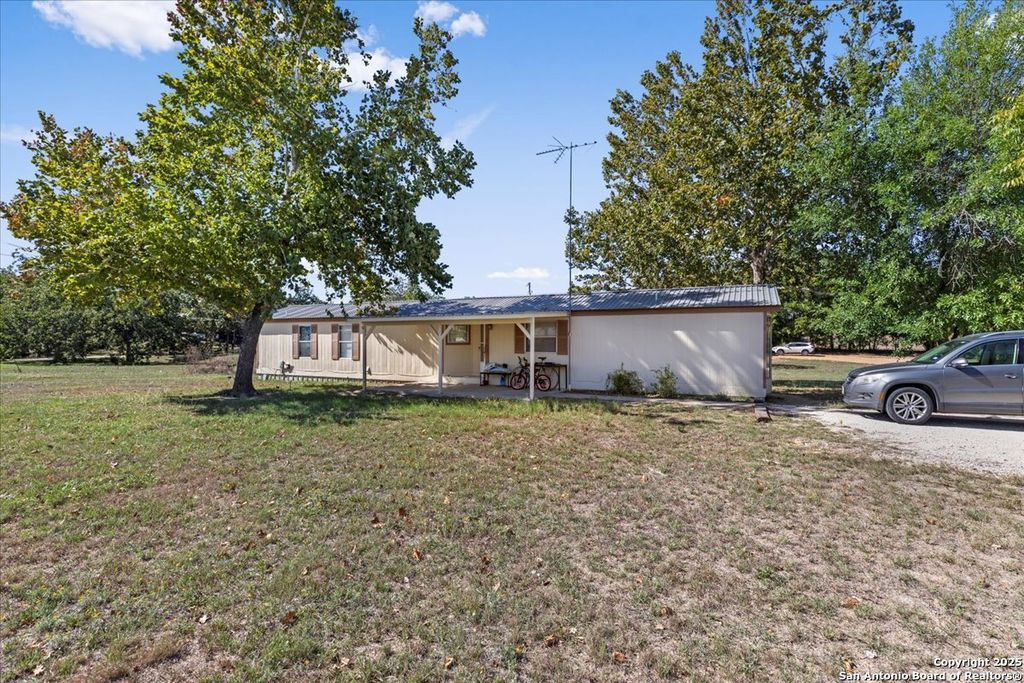 1411 B Democrat Street, Blanco, TX 78606